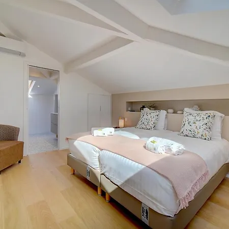 Immogroom - Magnificent 180m Duplex - Parking - Air Conditioning Appartamento *